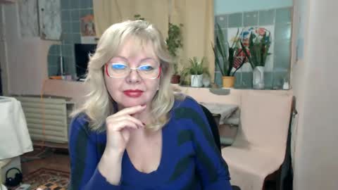 Snapshot of evelynloveshy chatting on 01/20/25, 08:18 BarbaraBlondy online show from 01/20/25, 08:18
