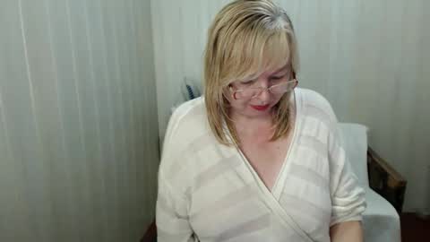 Snapshot of evelynloveshy chatting on 01/30/25, 08:53 BarbaraBlondy online show from 01/30/25, 08:53