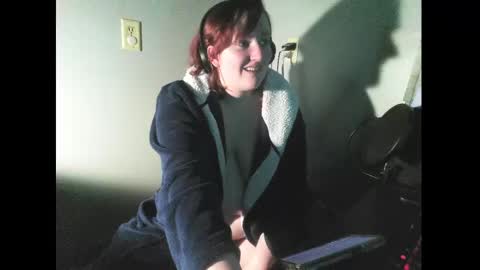 Snapshot of evelynnangel13 chatting on 02/14/25, 04:04 Evelynn Angel online show from 02/14/25, 04:04