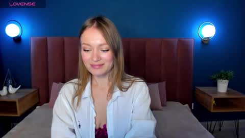 Evelyn online show from 09/10/25, 01:38