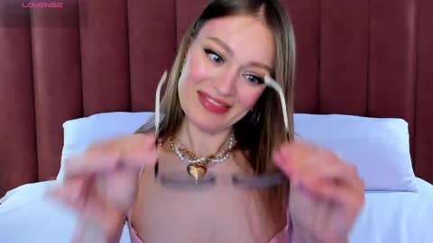 Evelyn online show from 04/13/26, 01:44