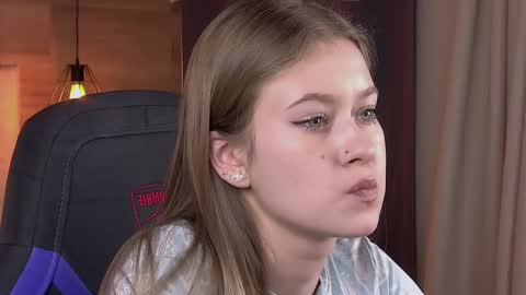 Snapshot of evemundie chatting on 02/28/25, 12:31 Eve online show from 02/28/25, 12:31