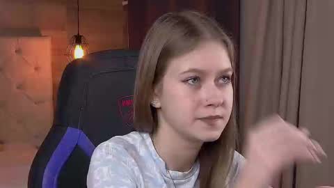 Snapshot of evemundie chatting on 02/28/25, 03:37 Eve online show from 02/28/25, 03:37