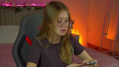 Snapshot of evemundie chatting on 09/18/25, 10:06 Eve online show from 09/18/25, 10:06