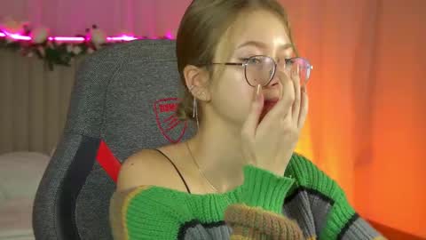 Snapshot of evemundie chatting on 09/27/25, 06:29 Eve online show from 09/27/25, 06:29