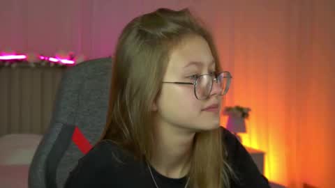 Snapshot of evemundie chatting on 09/29/25, 06:18 Eve online show from 09/29/25, 06:18