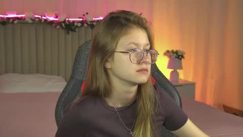 Snapshot of evemundie chatting on 10/06/25, 06:22 Eve online show from 10/06/25, 06:22