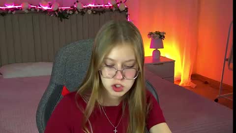 Snapshot of evemundie chatting on 10/14/25, 12:17 Eve online show from 10/14/25, 12:17