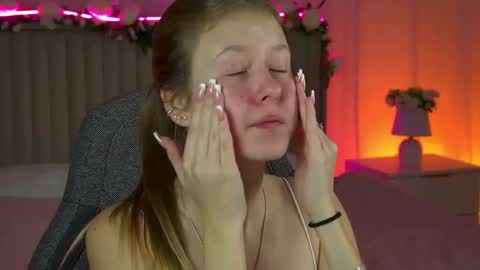 Snapshot of evemundie chatting on 10/17/25, 09:34 Eve online show from 10/17/25, 09:34