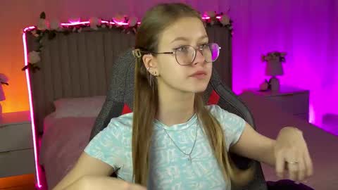 Snapshot of evemundie chatting on 10/25/25, 12:45 Eve online show from 10/25/25, 12:45