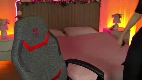 Snapshot of evemundie chatting on 10/29/25, 12:07 Eve online show from 10/29/25, 12:07