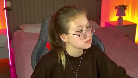 Snapshot of evemundie chatting on 10/30/25, 01:34 Eve online show from 10/30/25, 01:34