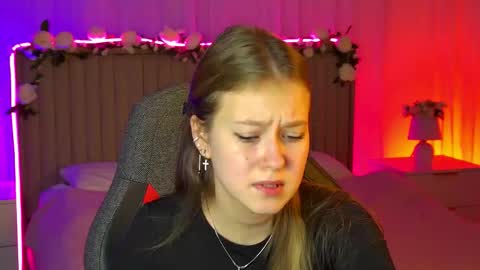 Snapshot of evemundie chatting on 10/31/25, 09:21 Eve online show from 10/31/25, 09:21