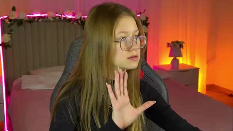 Snapshot of evemundie chatting on 11/03/25, 06:14 Eve online show from 11/03/25, 06:14