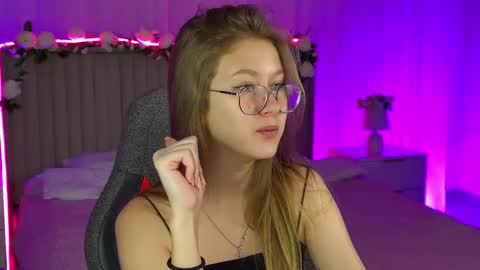 Snapshot of evemundie chatting on 11/04/25, 12:26 Eve online show from 11/04/25, 12:26