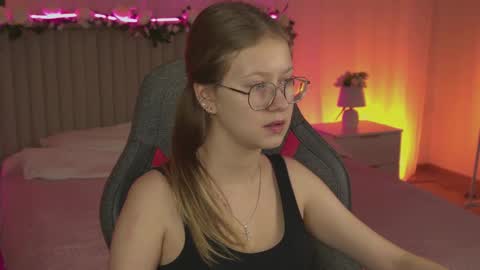 Snapshot of evemundie chatting on 11/10/25, 06:23 Eve online show from 11/10/25, 06:23