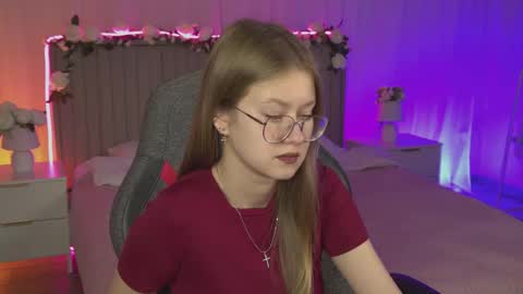 Snapshot of evemundie chatting on 11/11/25, 12:38 Eve online show from 11/11/25, 12:38