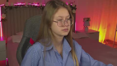 Snapshot of evemundie chatting on 11/13/25, 01:54 Eve online show from 11/13/25, 01:54