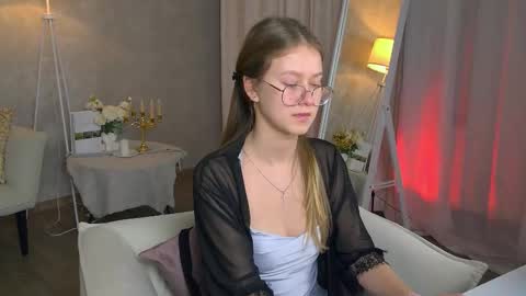 Snapshot of evemundie chatting on 11/29/25, 12:19 Eve online show from 11/29/25, 12:19