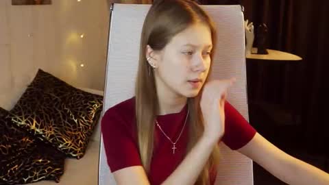 Snapshot of evemundie chatting on 12/15/25, 06:28 Eve online show from 12/15/25, 06:28