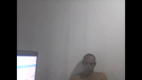 Snapshot of everaldosantos chatting on 12/28/24, 01:29 everaldosantos online show from 12/28/24, 01:29