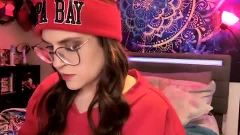 Snapshot of everleighlux chatting on 12/06/24, 08:26 Aly online show from 12/06/24, 08:26