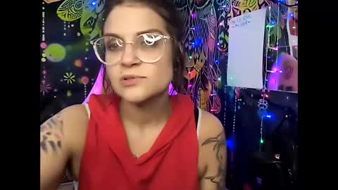 Snapshot of everleighlux chatting on 12/08/24, 09:41 Aly online show from 12/08/24, 09:41