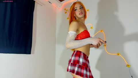 everlin_01 online show from 05/15/26, 12:50