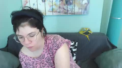 Everly online show from 02/14/25, 07:59