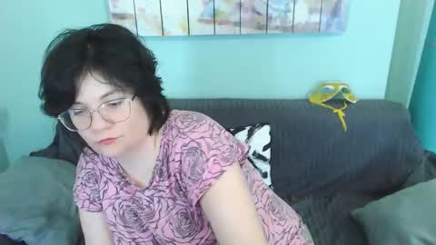 Everly online show from 02/20/25, 10:37