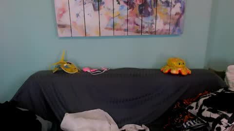 Everly online show from 04/20/26, 08:39