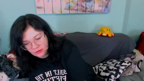 Everly online show from 04/22/26, 10:39