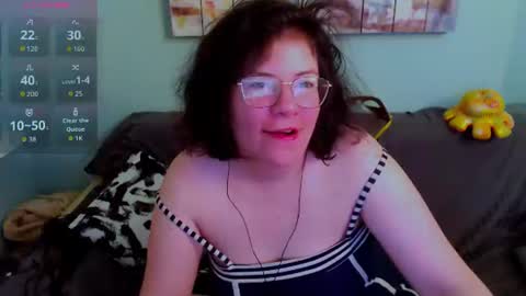 Snapshot of everly_rays chatting on 06/21/26, 05:04 Everly online show from 06/21/26, 05:04