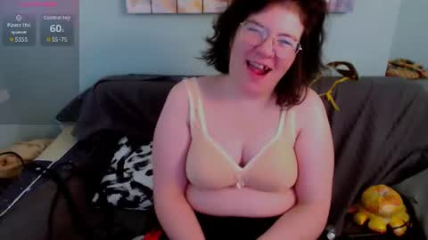 Snapshot of everly_rays chatting on 06/22/26, 12:13 Everly online show from 06/22/26, 12:13