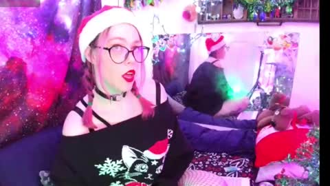 Evie online show from 12/22/24, 06:49