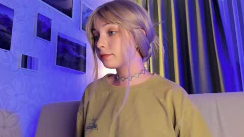 Snapshot of eves_eyes chatting on 09/11/25, 10:37 Forget me not eve on CB online show from 09/11/25, 10:37