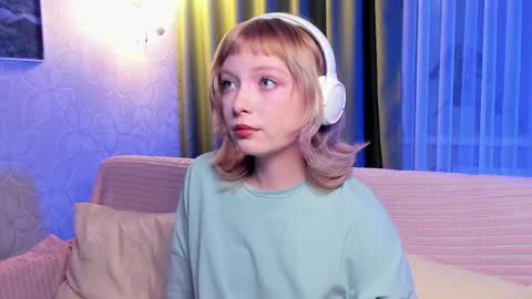 Snapshot of eves_eyes chatting on 10/21/25, 11:22 Forget me not eve on CB online show from 10/21/25, 11:22