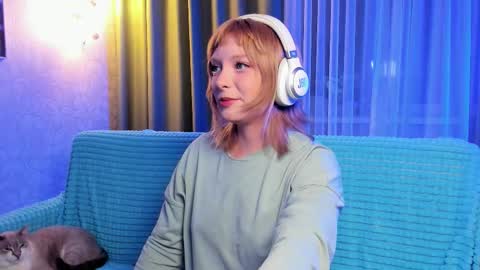 Snapshot of eves_eyes chatting on 10/28/25, 05:59 Forget me not eve on CB online show from 10/28/25, 05:59