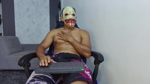 luis online show from 10/26/25, 10:36