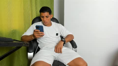 luis online show from 04/28/26, 06:46