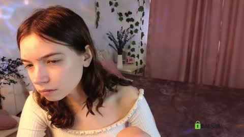 evi_brook online show from 09/19/25, 06:48
