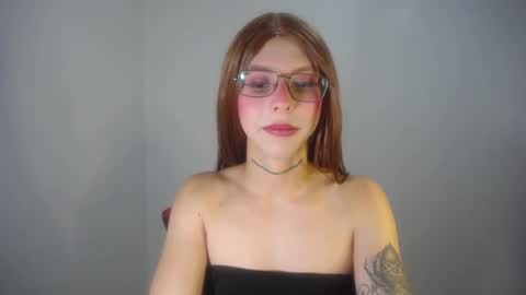 Snapshot of evi_kitty chatting on 03/05/25, 11:49 Evi online show from 03/05/25, 11:49