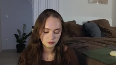 Snapshot of evi_woow chatting on 09/10/25, 09:04 evi_woow online show from 09/10/25, 09:04