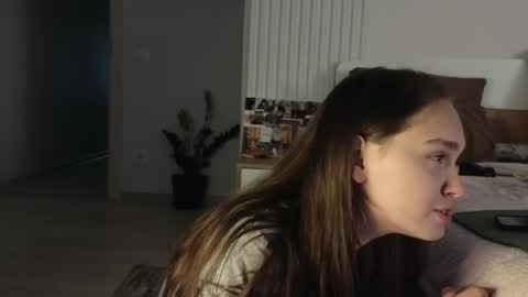 Snapshot of evi_woow chatting on 09/18/25, 12:45 evi_woow online show from 09/18/25, 12:45