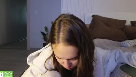 Snapshot of evi_woow chatting on 09/21/25, 12:34 evi_woow online show from 09/21/25, 12:34