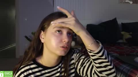 Snapshot of evi_woow chatting on 11/13/25, 09:36 evi_woow online show from 11/13/25, 09:36