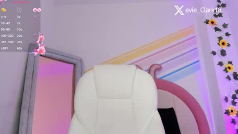 My name is Evie  nice to meet you  really get to know me better private is open  online show from 03/07/25, 08:00