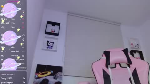 Evie Cloud online show from 10/11/25, 04:01