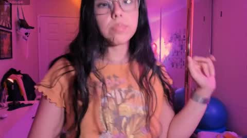 Snapshot of evie_luna chatting on 05/02/26, 03:44 Evie Luna online show from 05/02/26, 03:44