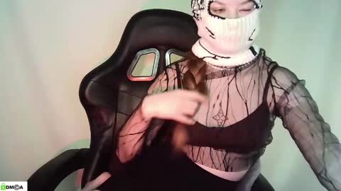 Renesme White Im here from Monday to Friday online show from 05/19/26, 03:46